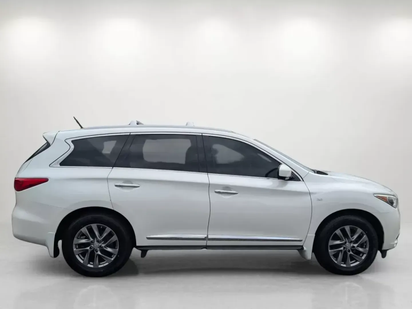 2015 /Java Infiniti QX60 (5N1AL0MN5FC) with an Premium Unleaded V-6 3.5 L/213 engine, 1-Speed CVT w/OD transmission, located at 804 22nd Ave, Phenix City, AL, 36870, (334) 297-1860, 32.484749, -85.024475 - **Discover Unmatched Luxury and Versatility with the 2015 Infiniti QX60 at Gils Auto Phenix City #2**<br /> <br /> If you're searching for a vehicle that perfectly balances family comfort and everyday practicality, look no further than the 2015 Infiniti QX60. This spacious SUV is more than just a m - Photo#4