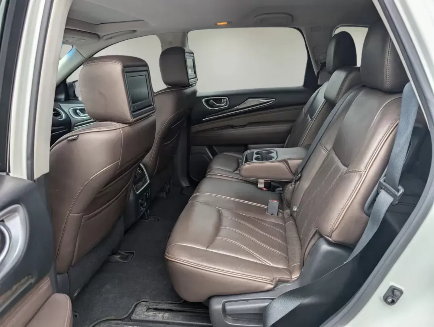 2015 /Java Infiniti QX60 (5N1AL0MN5FC) with an Premium Unleaded V-6 3.5 L/213 engine, 1-Speed CVT w/OD transmission, located at 804 22nd Ave, Phenix City, AL, 36870, (334) 297-1860, 32.484749, -85.024475 - **Discover Unmatched Luxury and Versatility with the 2015 Infiniti QX60 at Gils Auto Phenix City #2**<br /> <br /> If you're searching for a vehicle that perfectly balances family comfort and everyday practicality, look no further than the 2015 Infiniti QX60. This spacious SUV is more than just a m - Photo#10