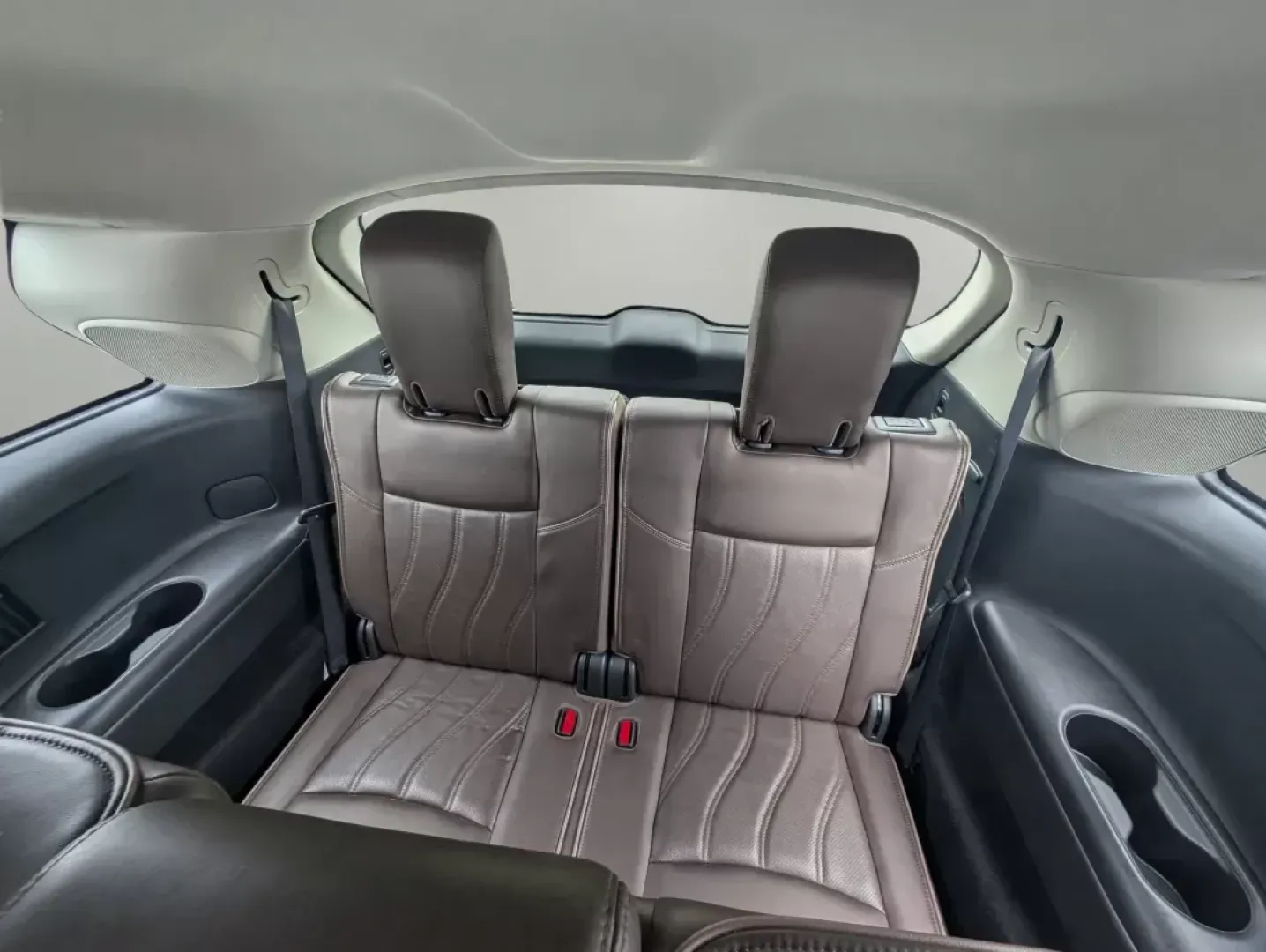 2015 /Java Infiniti QX60 (5N1AL0MN5FC) with an Premium Unleaded V-6 3.5 L/213 engine, 1-Speed CVT w/OD transmission, located at 804 22nd Ave, Phenix City, AL, 36870, (334) 297-1860, 32.484749, -85.024475 - **Discover Unmatched Luxury and Versatility with the 2015 Infiniti QX60 at Gils Auto Phenix City #2**<br /> <br /> If you're searching for a vehicle that perfectly balances family comfort and everyday practicality, look no further than the 2015 Infiniti QX60. This spacious SUV is more than just a m - Photo#11