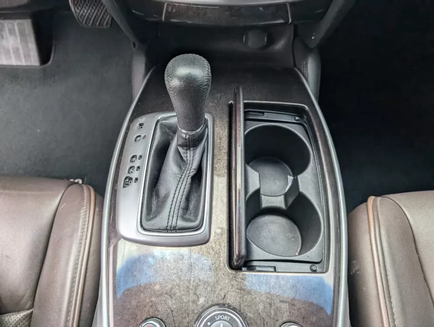 2015 /Java Infiniti QX60 (5N1AL0MN5FC) with an Premium Unleaded V-6 3.5 L/213 engine, 1-Speed CVT w/OD transmission, located at 804 22nd Ave, Phenix City, AL, 36870, (334) 297-1860, 32.484749, -85.024475 - **Discover Unmatched Luxury and Versatility with the 2015 Infiniti QX60 at Gils Auto Phenix City #2**<br /> <br /> If you're searching for a vehicle that perfectly balances family comfort and everyday practicality, look no further than the 2015 Infiniti QX60. This spacious SUV is more than just a m - Photo#14