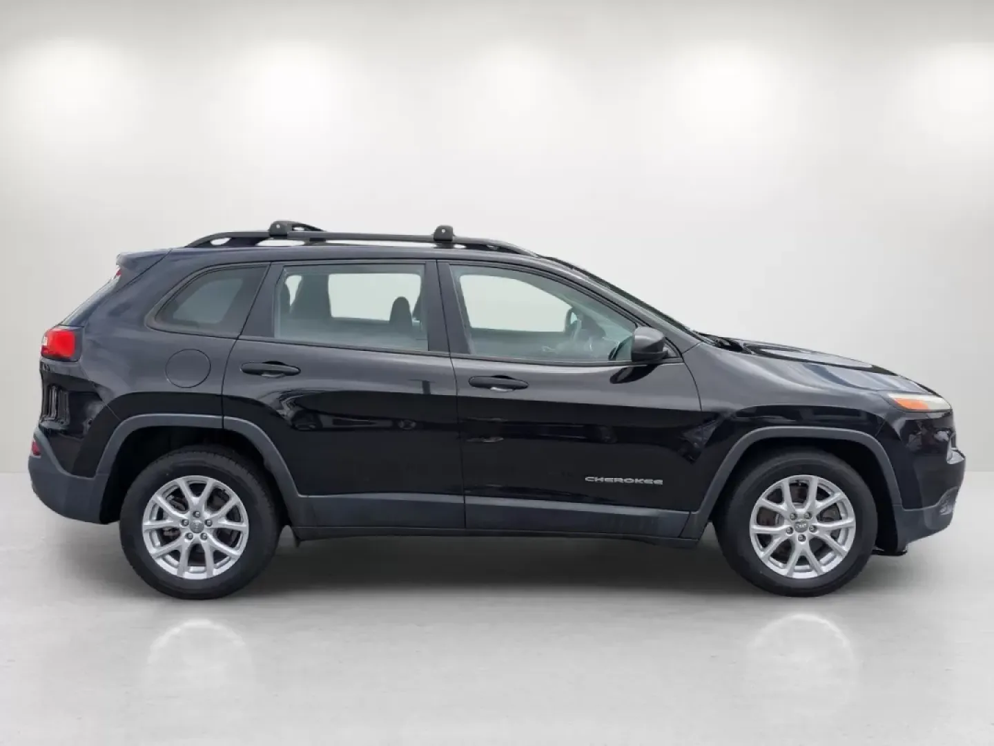 2015 /Black Jeep Cherokee Sport (1C4PJLAB8FW) with an Other engine, located at 5115 14th Ave., Columbus, GA, 31904, (706) 323-0345, 32.511494, -84.971046 - **Discover Adventure with the 2015 Jeep Cherokee Sport - Perfect for Your Next Journey!**<br /> <br /> Are you looking for a vehicle that can seamlessly transition from your daily commute to weekend getaways? The 2015 Jeep Cherokee Sport is your ideal companion, designed for those with an adventurou - Photo#3