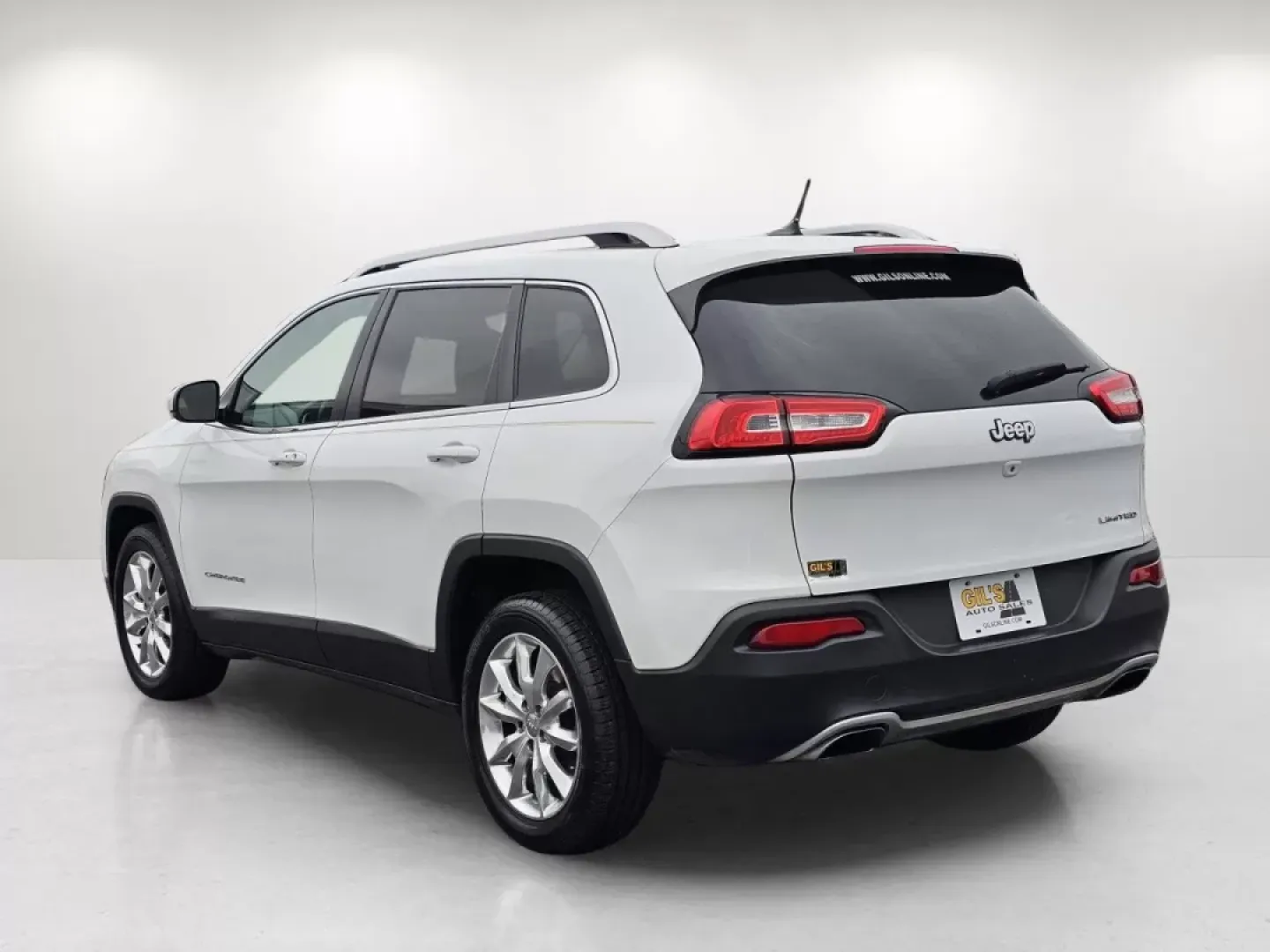 2015 /Lt Frost Beige/Black Jeep Cherokee Limited (1C4PJLDS1FW) with an Other engine, located at 3959 U.S. 80 W, Phenix City, AL, 36870, (334) 297-4885, 32.469296, -85.135185 - Discover your next adventure with the 2015 Jeep Cherokee Limited, the perfect vehicle for those seeking a balance of comfort, style, and capability. Whether you're a growing family needing extra space, a commuter looking for a reliable ride, or someone who loves weekend getaways, this crossover is d - Photo#7