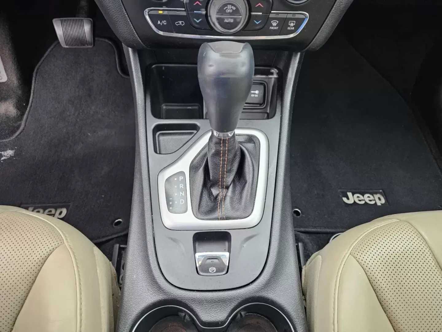 2015 /Lt Frost Beige/Black Jeep Cherokee Limited (1C4PJLDS1FW) with an Other engine, located at 3959 U.S. 80 W, Phenix City, AL, 36870, (334) 297-4885, 32.469296, -85.135185 - Discover your next adventure with the 2015 Jeep Cherokee Limited, the perfect vehicle for those seeking a balance of comfort, style, and capability. Whether you're a growing family needing extra space, a commuter looking for a reliable ride, or someone who loves weekend getaways, this crossover is d - Photo#13