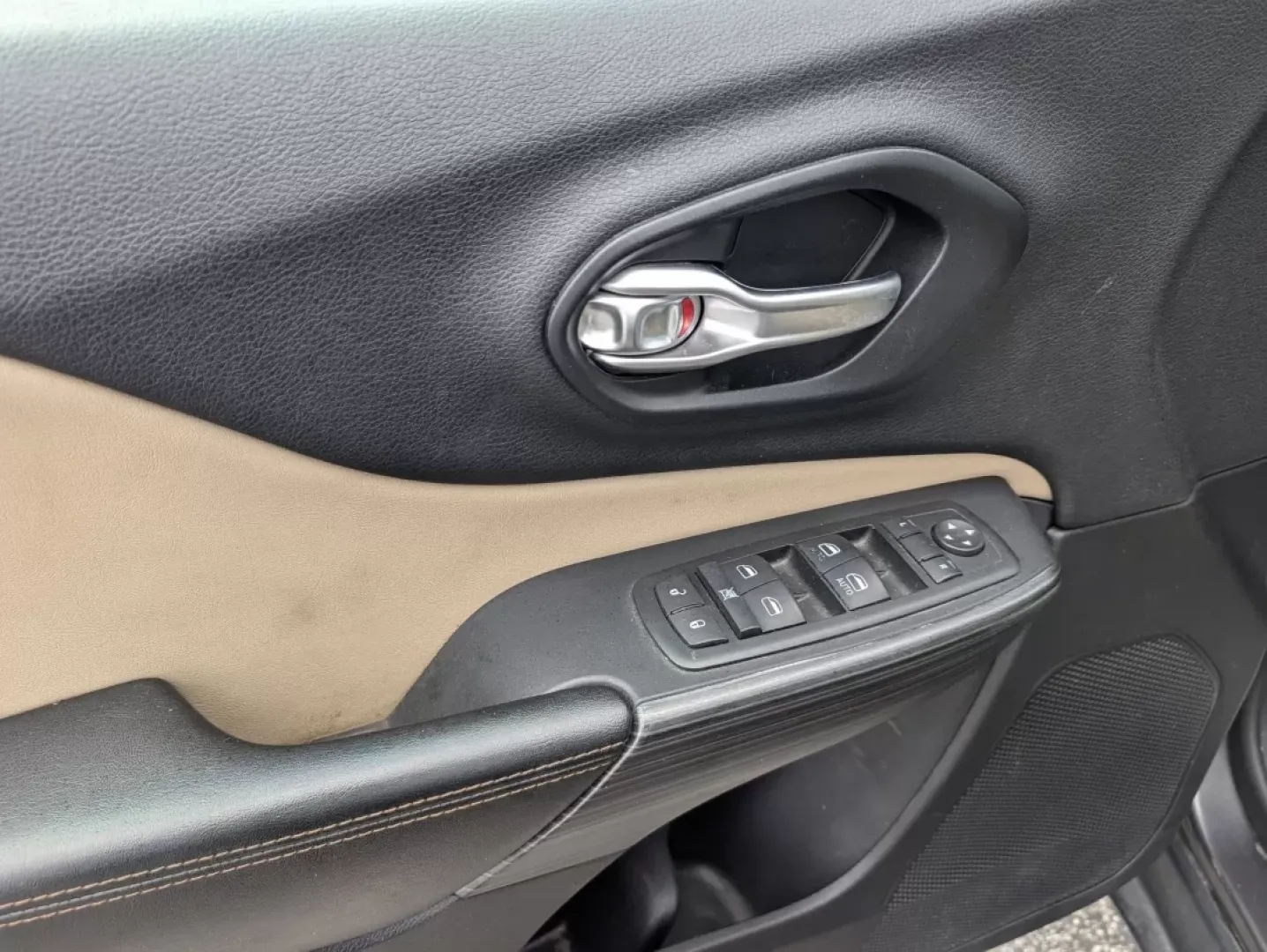 2015 /Lt Frost Beige/Black Jeep Cherokee Limited (1C4PJMDS6FW) with an Other engine, located at 3959 U.S. 80 W, Phenix City, AL, 36870, (334) 297-4885, 32.469296, -85.135185 - **Adventure Awaits with This 2015 Jeep Cherokee Limited at Gils Auto Phenix City, AL!**<br /> <br /> Whether you're a weekend warrior seeking thrills off the beaten path or a busy professional needing a reliable ride for daily commutes, this 2015 Jeep Cherokee Limited is perfectly suited for your l - Photo#8