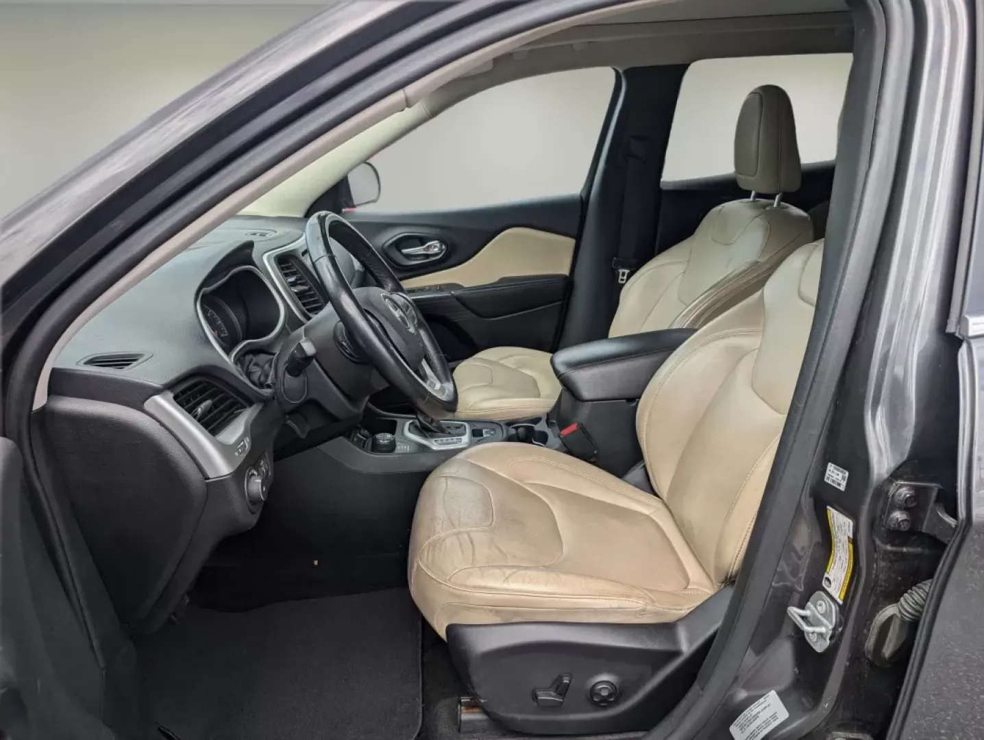 2015 /Lt Frost Beige/Black Jeep Cherokee Limited (1C4PJMDS6FW) with an Other engine, located at 3959 U.S. 80 W, Phenix City, AL, 36870, (334) 297-4885, 32.469296, -85.135185 - **Adventure Awaits with This 2015 Jeep Cherokee Limited at Gils Auto Phenix City, AL!**<br /> <br /> Whether you're a weekend warrior seeking thrills off the beaten path or a busy professional needing a reliable ride for daily commutes, this 2015 Jeep Cherokee Limited is perfectly suited for your l - Photo#9