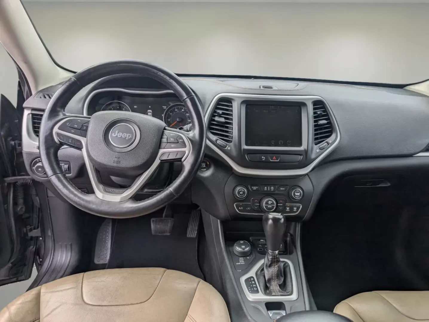 2015 /Lt Frost Beige/Black Jeep Cherokee Limited (1C4PJMDS6FW) with an Other engine, located at 3959 U.S. 80 W, Phenix City, AL, 36870, (334) 297-4885, 32.469296, -85.135185 - **Adventure Awaits with This 2015 Jeep Cherokee Limited at Gils Auto Phenix City, AL!**<br /> <br /> Whether you're a weekend warrior seeking thrills off the beaten path or a busy professional needing a reliable ride for daily commutes, this 2015 Jeep Cherokee Limited is perfectly suited for your l - Photo#11