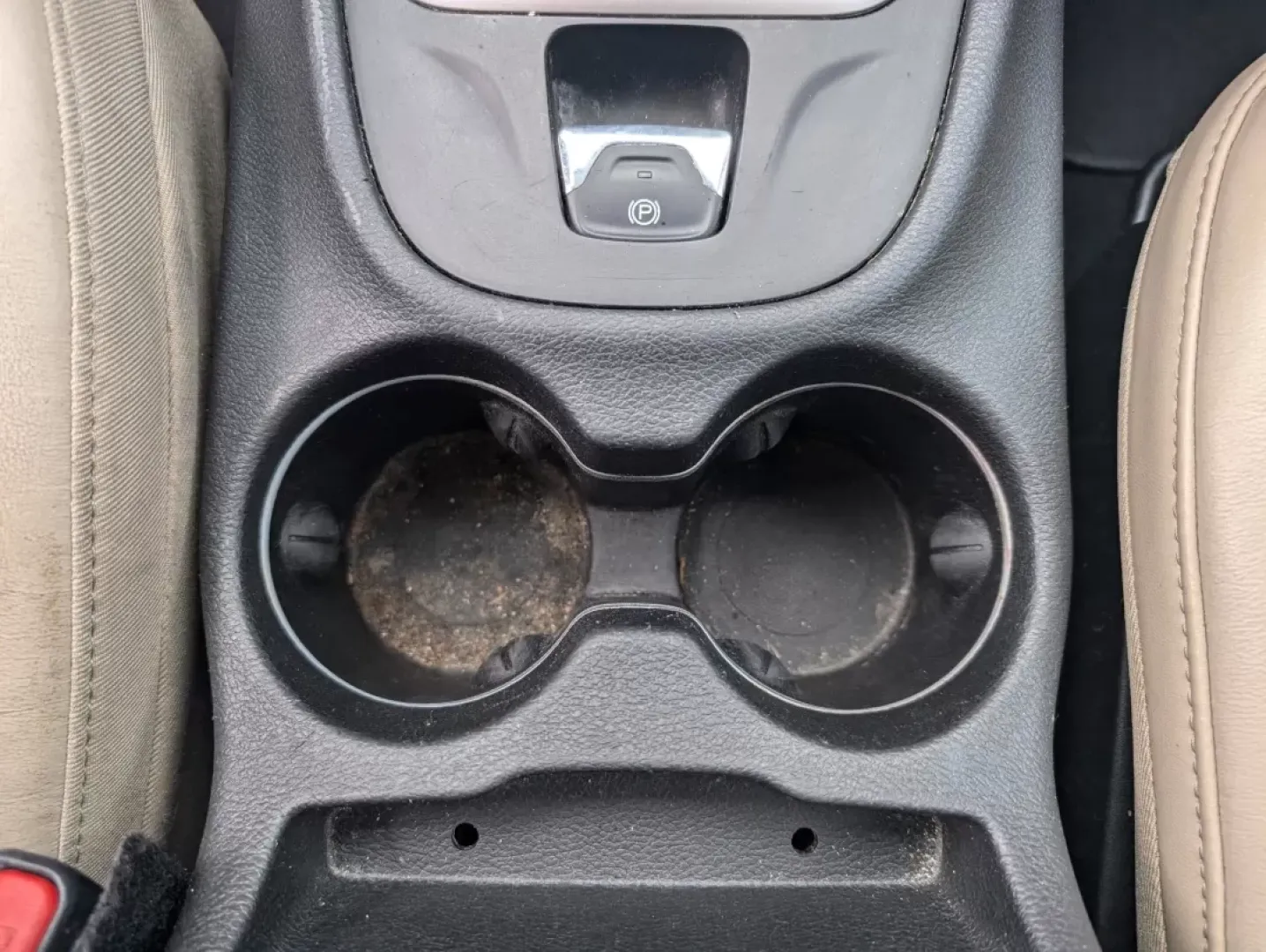 2015 /Lt Frost Beige/Black Jeep Cherokee Limited (1C4PJMDS6FW) with an Other engine, located at 3959 U.S. 80 W, Phenix City, AL, 36870, (334) 297-4885, 32.469296, -85.135185 - **Adventure Awaits with This 2015 Jeep Cherokee Limited at Gils Auto Phenix City, AL!**<br /> <br /> Whether you're a weekend warrior seeking thrills off the beaten path or a busy professional needing a reliable ride for daily commutes, this 2015 Jeep Cherokee Limited is perfectly suited for your l - Photo#12