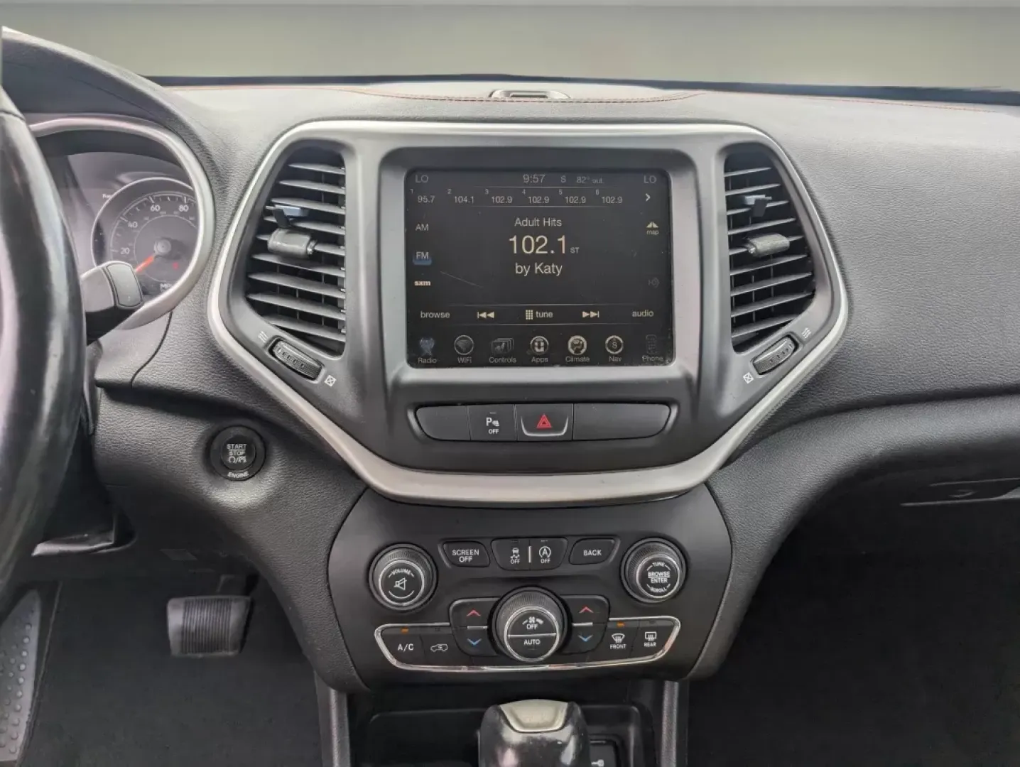 2015 /Lt Frost Beige/Black Jeep Cherokee Limited (1C4PJMDS6FW) with an Other engine, located at 3959 U.S. 80 W, Phenix City, AL, 36870, (334) 297-4885, 32.469296, -85.135185 - **Adventure Awaits with This 2015 Jeep Cherokee Limited at Gils Auto Phenix City, AL!**<br /> <br /> Whether you're a weekend warrior seeking thrills off the beaten path or a busy professional needing a reliable ride for daily commutes, this 2015 Jeep Cherokee Limited is perfectly suited for your l - Photo#14