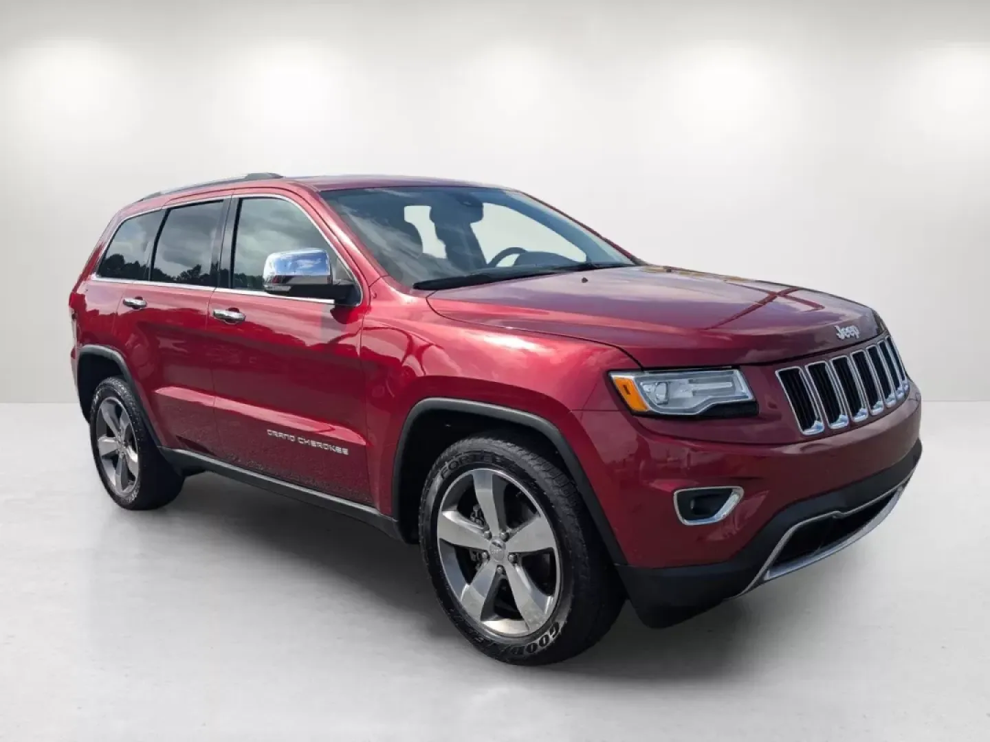 2015 /Lt Frost Beige/Black Jeep Grand Cherokee Limited (1C4RJEBG6FC) with an Other engine, located at 3959 U.S. 80 W, Phenix City, AL, 36870, (334) 297-4885, 32.469296, -85.135185 - Experience life's adventures with the 2015 Jeep Grand Cherokee Limited, available now at Gils Auto in Phenix City, AL. This sport utility vehicle is designed for those who seek freedom on the open road without compromising on comfort or style. Whether you're planning a weekend getaway or need a reli - Photo#3