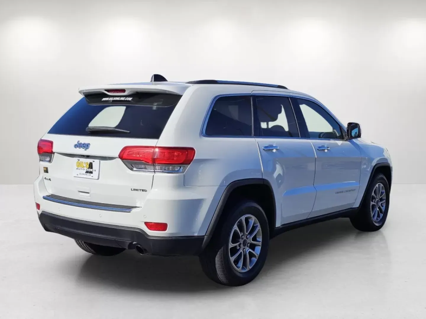 2015 /Black Jeep Grand Cherokee Limited (1C4RJFBG2FC) with an Other engine, located at 1430 Gateway Drive, Opelika, AL, 36801, (334) 239-0944, 32.637871, -85.409790 - **Explore New Adventures with the 2015 Jeep Grand Cherokee Limited-Perfect for Every Lifestyle!**<br /> <br /> Are you on the lookout for a reliable SUV that can seamlessly transition from weekday commutes to weekend getaways? Look no further! The 2015 Jeep Grand Cherokee Limited is here at Gils Aut - Photo#4