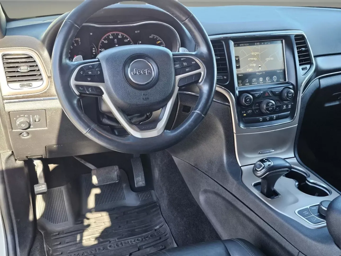 2015 /Black Jeep Grand Cherokee Limited (1C4RJFBG2FC) with an Other engine, located at 1430 Gateway Drive, Opelika, AL, 36801, (334) 239-0944, 32.637871, -85.409790 - **Explore New Adventures with the 2015 Jeep Grand Cherokee Limited-Perfect for Every Lifestyle!**<br /> <br /> Are you on the lookout for a reliable SUV that can seamlessly transition from weekday commutes to weekend getaways? Look no further! The 2015 Jeep Grand Cherokee Limited is here at Gils Aut - Photo#15