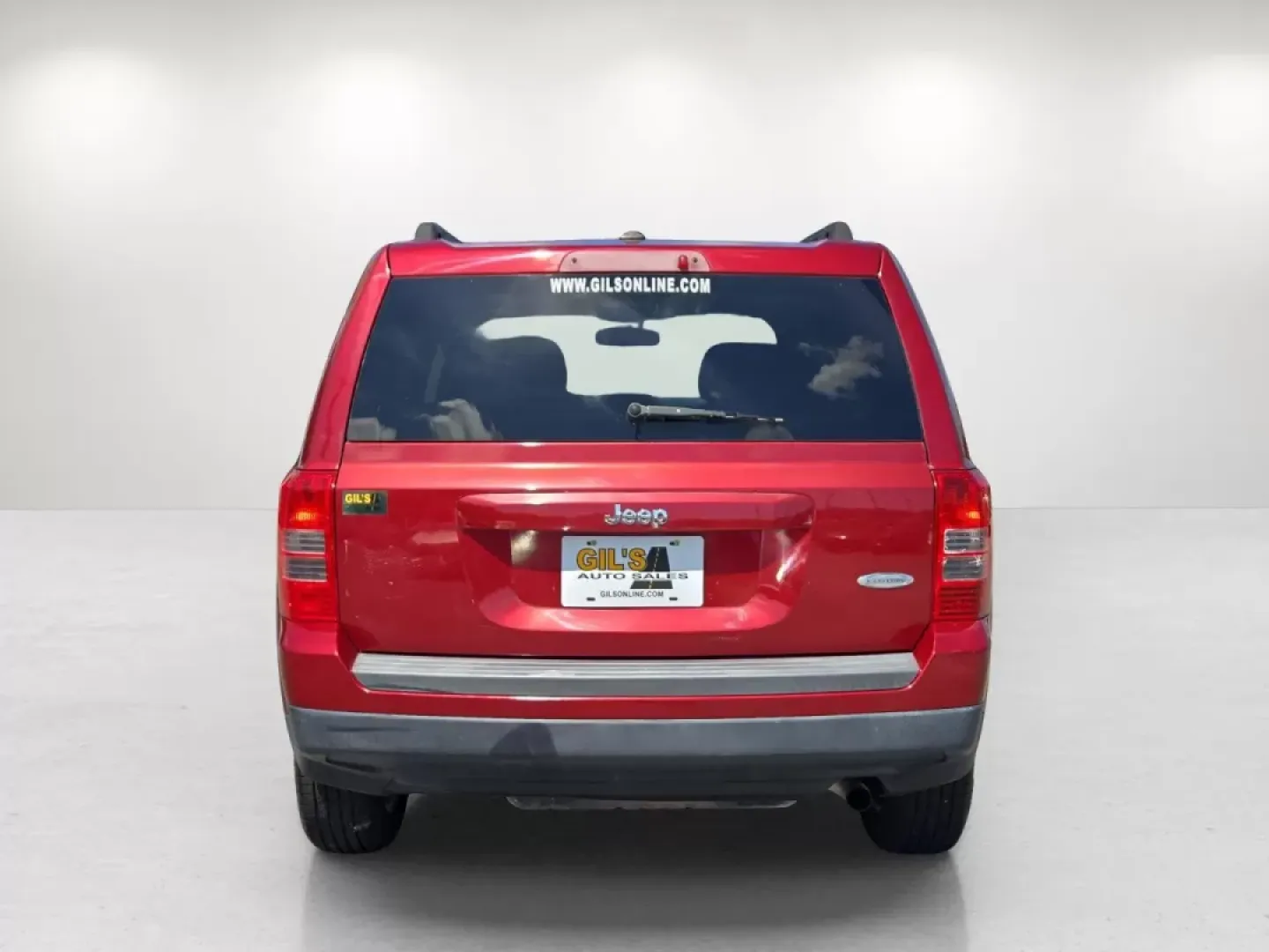 2015 /Dark Slate Gray Jeep Patriot Latitude (1C4NJPFBXFD) with an Other engine, located at 804 22nd Ave, Phenix City, AL, 36870, (334) 297-1860, 32.484749, -85.024475 - 2015 Jeep Patriot Latitude - Photo#5
