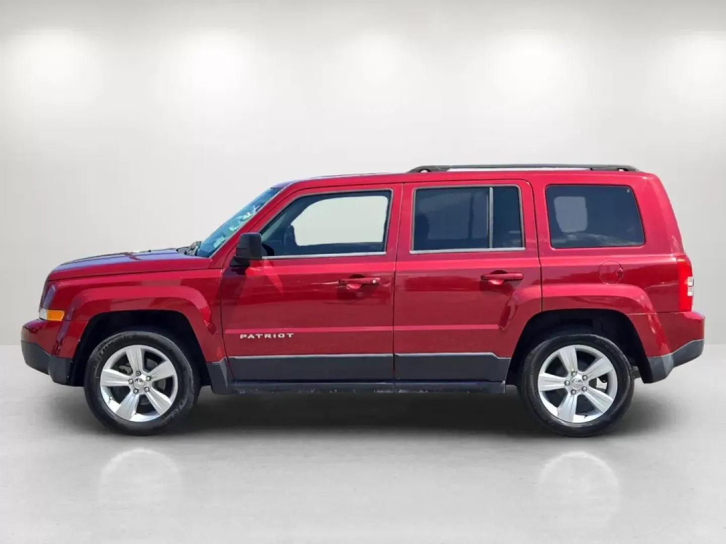 2015 /Dark Slate Gray Jeep Patriot Latitude (1C4NJPFBXFD) with an Other engine, located at 804 22nd Ave, Phenix City, AL, 36870, (334) 297-1860, 32.484749, -85.024475 - 2015 Jeep Patriot Latitude - Photo#7