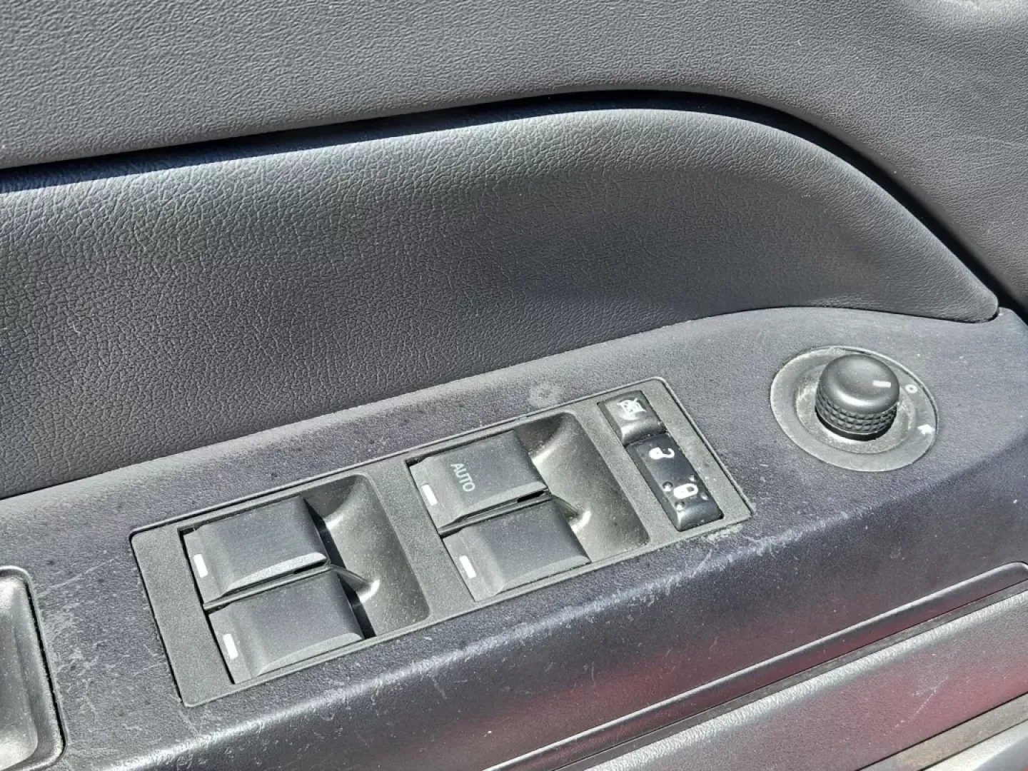 2015 /Dark Slate Gray Jeep Patriot Latitude (1C4NJPFBXFD) with an Other engine, located at 804 22nd Ave, Phenix City, AL, 36870, (334) 297-1860, 32.484749, -85.024475 - 2015 Jeep Patriot Latitude - Photo#10