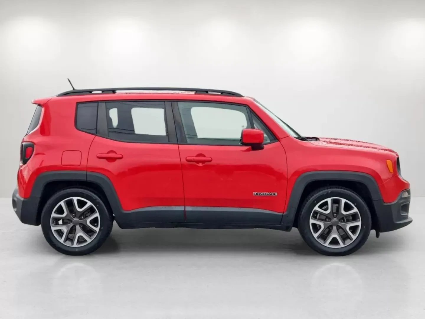 2015 /Black Jeep Renegade Latitude (ZACCJABT9FP) with an Other engine, located at 521 Old Farm Lane Rd, Prattville, AL, 36066, (334) 325-1505, 32.482460, -86.416367 - Elevate your daily commute or weekend getaways with the versatile 2015 Jeep Renegade Latitude, now available at Gils Auto in Phenix City, AL. This sporty crossover is designed to seamlessly integrate into your active lifestyle, whether you're navigating city streets or exploring scenic backroads. Wi - Photo#4