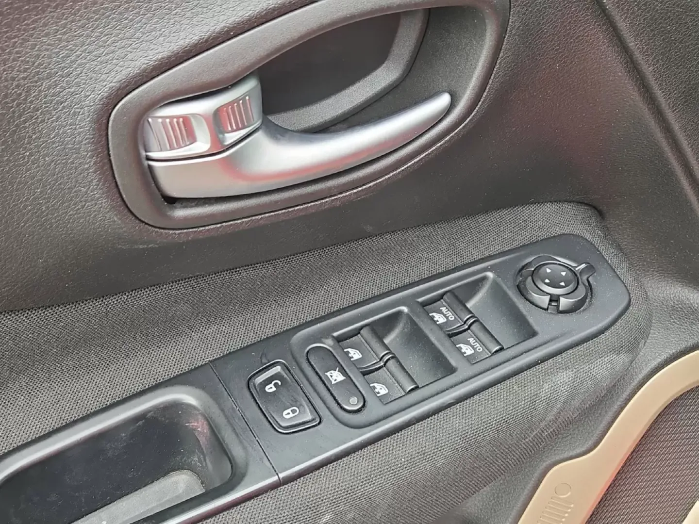 2015 /Black Jeep Renegade Latitude (ZACCJABT9FP) with an Other engine, located at 521 Old Farm Lane Rd, Prattville, AL, 36066, (334) 325-1505, 32.482460, -86.416367 - Elevate your daily commute or weekend getaways with the versatile 2015 Jeep Renegade Latitude, now available at Gils Auto in Phenix City, AL. This sporty crossover is designed to seamlessly integrate into your active lifestyle, whether you're navigating city streets or exploring scenic backroads. Wi - Photo#10