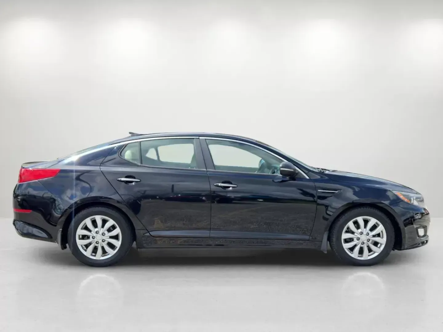 2015 /Beige Kia Optima EX (5XXGN4A74FG) with an Other engine, located at 521 Old Farm Lane Rd, Prattville, AL, 36066, (334) 325-1505, 32.482460, -86.416367 - **Discover Your Next Adventure with the 2015 Kia Optima EX Perfect for Family Road Trips and Daily Commutes!**<br /> <br /> Are you in search of a reliable sedan that suits both your family outings and everyday drives? Look no further! Gils Auto in Prattville, AL, proudly presents this impressive 2 - Photo#3