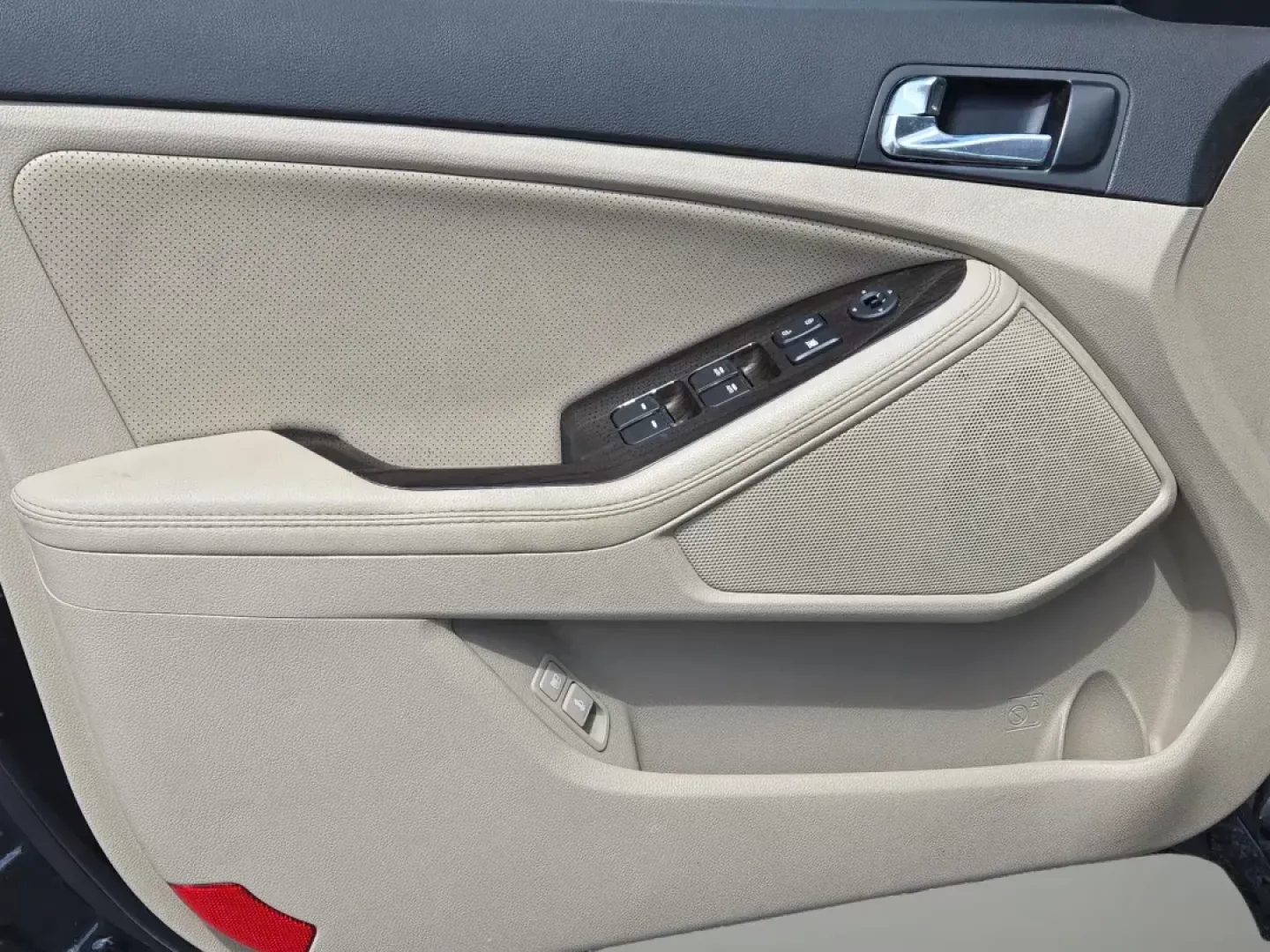 2015 /Beige Kia Optima EX (5XXGN4A74FG) with an Other engine, located at 521 Old Farm Lane Rd, Prattville, AL, 36066, (334) 325-1505, 32.482460, -86.416367 - **Discover Your Next Adventure with the 2015 Kia Optima EX Perfect for Family Road Trips and Daily Commutes!**<br /> <br /> Are you in search of a reliable sedan that suits both your family outings and everyday drives? Look no further! Gils Auto in Prattville, AL, proudly presents this impressive 2 - Photo#9
