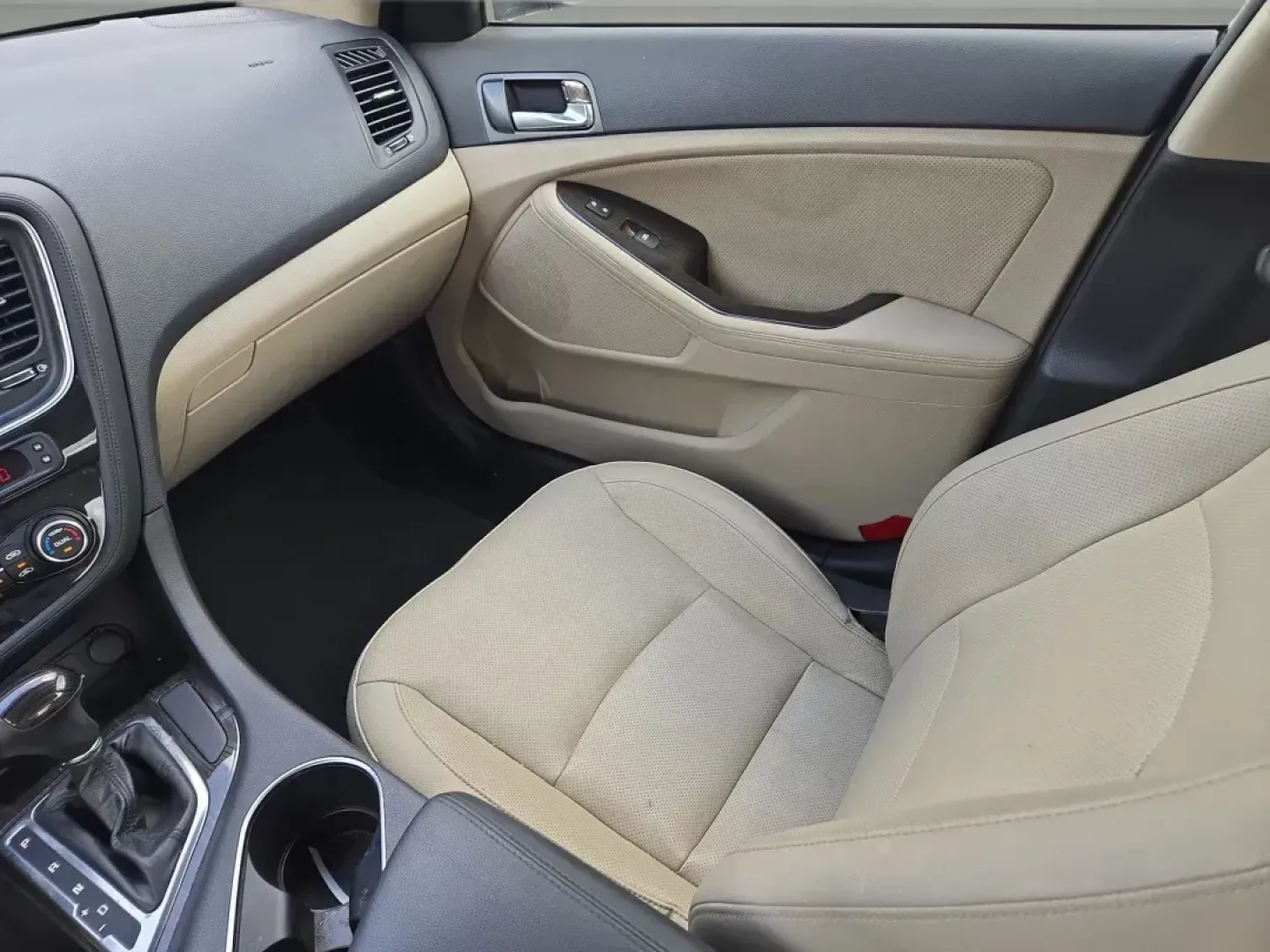 2015 /Beige Kia Optima EX (5XXGN4A74FG) with an Other engine, located at 521 Old Farm Lane Rd, Prattville, AL, 36066, (334) 325-1505, 32.482460, -86.416367 - **Discover Your Next Adventure with the 2015 Kia Optima EX Perfect for Family Road Trips and Daily Commutes!**<br /> <br /> Are you in search of a reliable sedan that suits both your family outings and everyday drives? Look no further! Gils Auto in Prattville, AL, proudly presents this impressive 2 - Photo#14