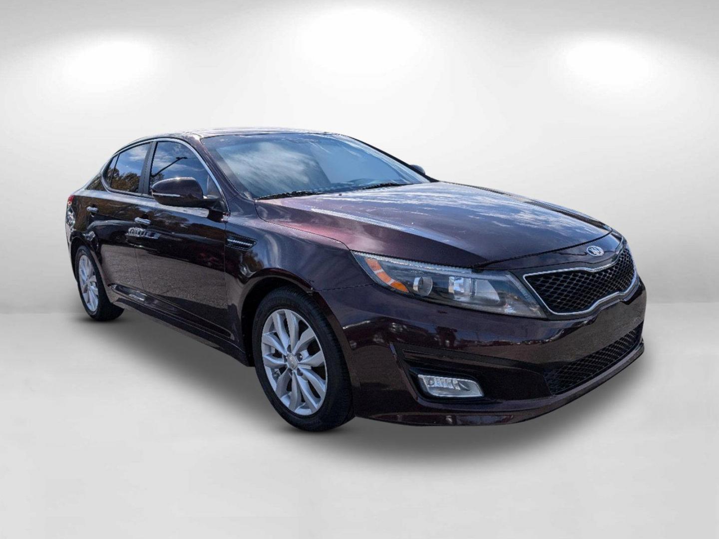 2015 /Beige Kia Optima LX (5XXGM4A7XFG) with an Regular Unleaded I-4 2.4 L/144 engine, 6-Speed Automatic w/OD transmission, located at 7000 Northlake Connector, Columbus, GA, 31904, (706) 987-8085, 32.524975, -84.978134 - 2015 Kia Optima LX - Photo#4