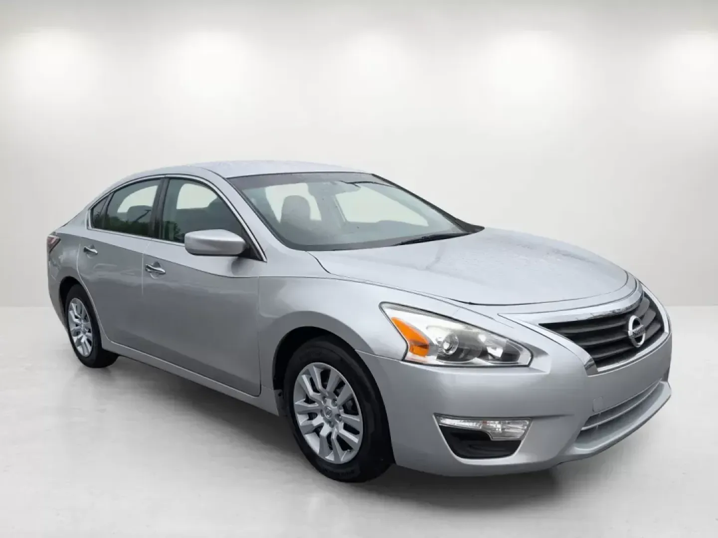 2015 /Charcoal Nissan Altima 2.5 (1N4AL3AP8FC) with an Regular Unleaded I-4 2.5 L/152 engine, 1-Speed CVT w/OD transmission, located at 5115 14th Ave., Columbus, GA, 31904, (706) 323-0345, 32.511494, -84.971046 - 2015 Nissan Altima 2.5 - Photo#2