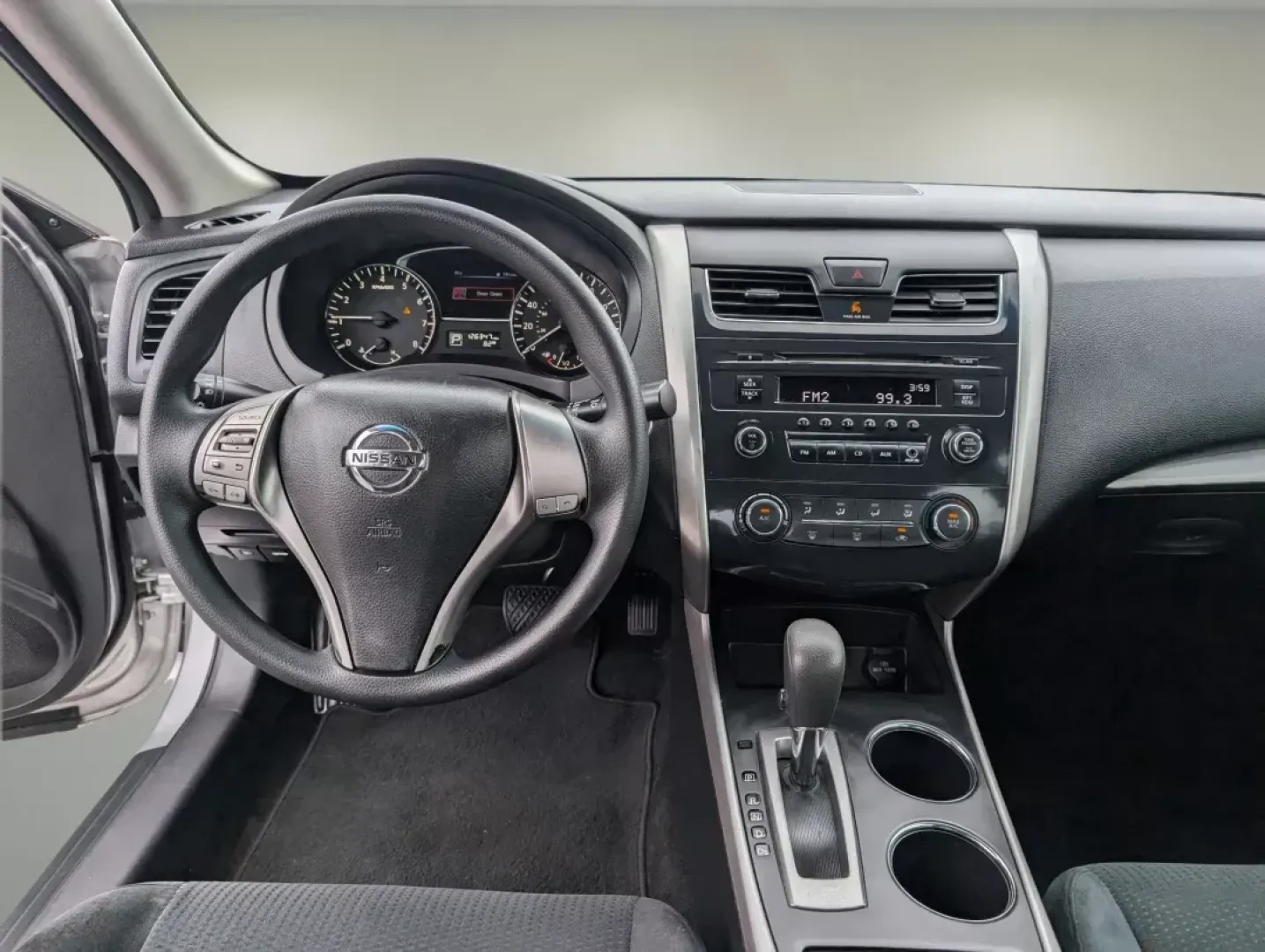 2015 /Charcoal Nissan Altima 2.5 (1N4AL3AP8FC) with an Regular Unleaded I-4 2.5 L/152 engine, 1-Speed CVT w/OD transmission, located at 5115 14th Ave., Columbus, GA, 31904, (706) 323-0345, 32.511494, -84.971046 - 2015 Nissan Altima 2.5 - Photo#11