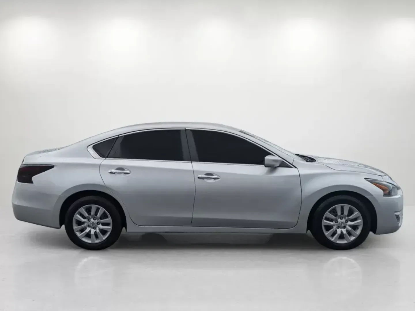 2015 /Charcoal Nissan Altima 2.5 S (1N4AL3AP2FC) with an Other engine, located at 7000 Northlake Connector, Columbus, GA, 31904, (706) 987-8085, 32.524975, -84.978134 - 2015 Nissan Altima 2.5 S - Photo#3