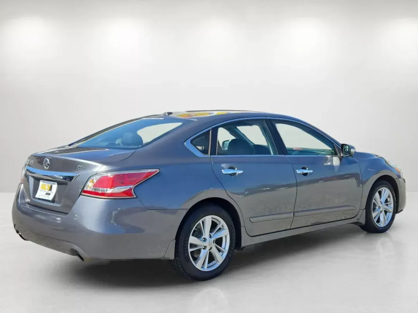 2015 /Charcoal Nissan Altima 2.5 SL (1N4AL3AP6FC) with an Other engine, located at 804 22nd Ave, Phenix City, AL, 36870, (334) 297-1860, 32.484749, -85.024475 - **Experience Comfort and Style with the 2015 Nissan Altima 2.5 SL: Your Ideal Sedan for Phenix City Adventures!**<br /> <br /> Are you ready to elevate your daily commute or embark on weekend getaways with a vehicle that perfectly balances style, comfort, and functionality? Look no further than this - Photo#4