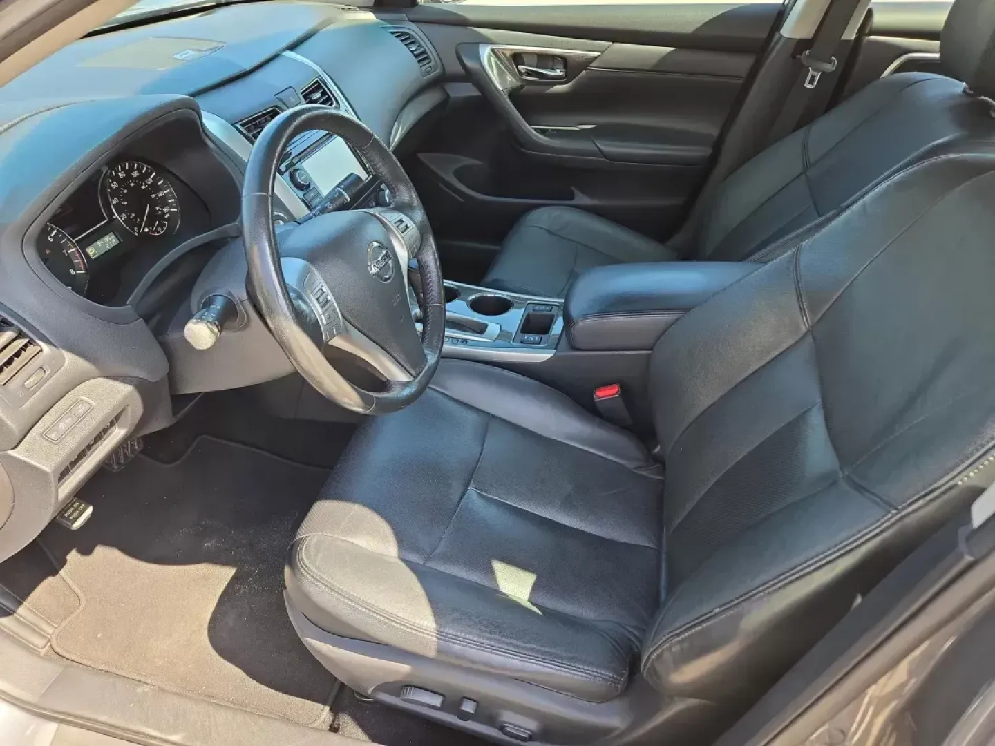 2015 /Charcoal Nissan Altima 2.5 SL (1N4AL3AP6FC) with an Other engine, located at 804 22nd Ave, Phenix City, AL, 36870, (334) 297-1860, 32.484749, -85.024475 - **Experience Comfort and Style with the 2015 Nissan Altima 2.5 SL: Your Ideal Sedan for Phenix City Adventures!**<br /> <br /> Are you ready to elevate your daily commute or embark on weekend getaways with a vehicle that perfectly balances style, comfort, and functionality? Look no further than this - Photo#10