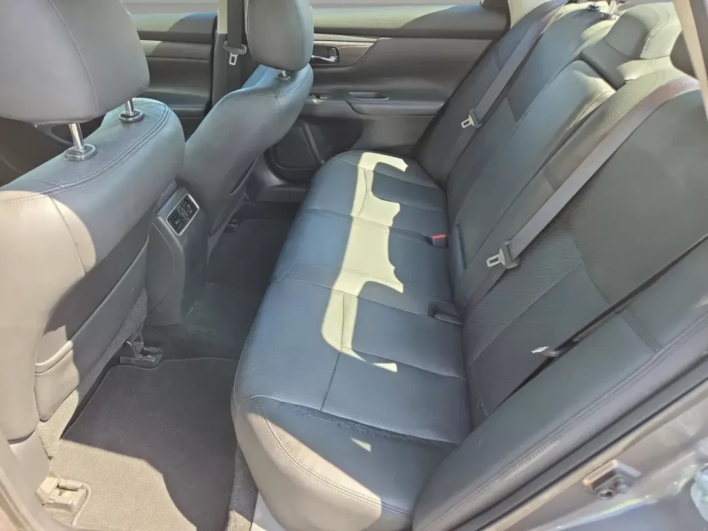 2015 /Charcoal Nissan Altima 2.5 SL (1N4AL3AP6FC) with an Other engine, located at 804 22nd Ave, Phenix City, AL, 36870, (334) 297-1860, 32.484749, -85.024475 - **Experience Comfort and Style with the 2015 Nissan Altima 2.5 SL: Your Ideal Sedan for Phenix City Adventures!**<br /> <br /> Are you ready to elevate your daily commute or embark on weekend getaways with a vehicle that perfectly balances style, comfort, and functionality? Look no further than this - Photo#11
