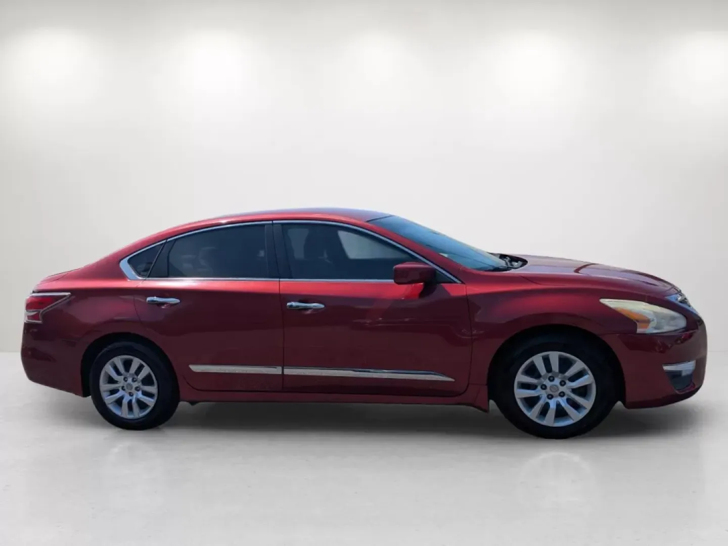 2015 /Beige Nissan Altima 2.5 S (1N4AL3APXFC) with an Other engine, located at 5115 14th Ave., Columbus, GA, 31904, (706) 323-0345, 32.511494, -84.971046 - **Discover Your Next Adventure with the 2015 Nissan Altima at Gils Auto!**<br /> <br /> Are you looking for a reliable vehicle that effortlessly transitions from daily commutes to weekend getaways? Look no further than the 2015 Nissan Altima! This sedan is designed for those who crave a blend of com - Photo#3