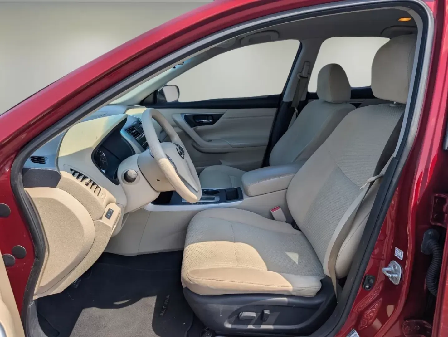 2015 /Beige Nissan Altima 2.5 S (1N4AL3APXFC) with an Other engine, located at 5115 14th Ave., Columbus, GA, 31904, (706) 323-0345, 32.511494, -84.971046 - **Discover Your Next Adventure with the 2015 Nissan Altima at Gils Auto!**<br /> <br /> Are you looking for a reliable vehicle that effortlessly transitions from daily commutes to weekend getaways? Look no further than the 2015 Nissan Altima! This sedan is designed for those who crave a blend of com - Photo#9