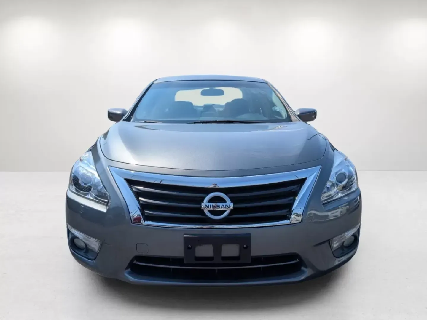 2015 /Charcoal Nissan Altima 2.5 SV (1N4AL3AP6FC) with an Other engine, located at 1430 Gateway Drive, Opelika, AL, 36801, (334) 239-0944, 32.637871, -85.409790 - **Elevate Your Daily Drive with the 2015 Nissan Altima 2.5 SV at Gils Auto Perfect for Commuters and Families Alike!**<br /> <br /> Are you tired of your daily commute, longing for a vehicle that combines style, comfort, and reliability? Look no further! The 2015 Nissan Altima 2.5 SV available at G - Photo#1
