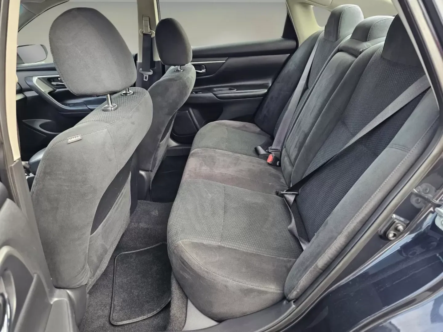 2015 /Charcoal Nissan Altima 2.5 S (1N4AL3AP3FC) with an Other engine, located at 804 22nd Ave, Phenix City, AL, 36870, (334) 297-1860, 32.484749, -85.024475 - Elevate your daily commute or weekend adventures with the perfect blend of style, comfort, and reliability the 2015 Nissan Altima 2.5 S. This sedan isn't just a vehicle; it's a lifestyle choice that caters to professionals, families, and anyone who values a smooth ride. With its impressive fuel eff - Photo#14