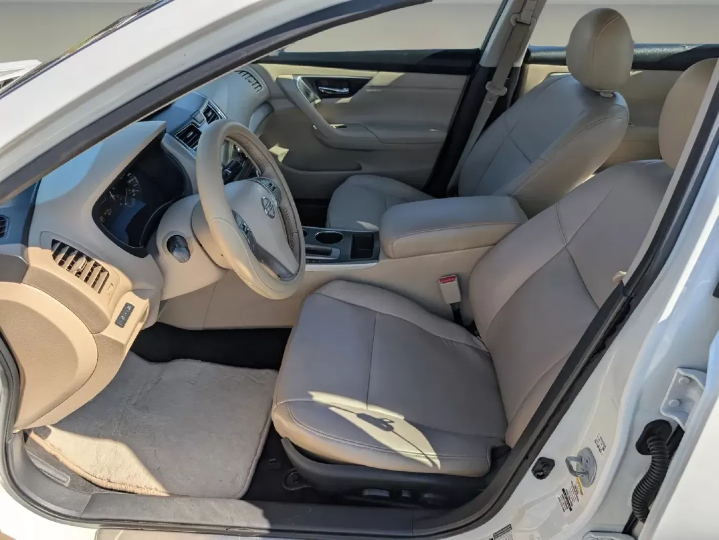 2015 /Beige Nissan Altima 2.5 SV (1N4AL3AP5FC) with an Other engine, located at 521 Old Farm Lane Rd, Prattville, AL, 36066, (334) 325-1505, 32.482460, -86.416367 - **Drive Your Future with the 2015 Nissan Altima Perfect for Your Lifestyle!**<br /> <br /> Are you in search of a reliable sedan that complements your lifestyle, whether it's daily commuting, family road trips, or simply navigating the urban landscape of Phenix City? Look no further! Gils Auto in P - Photo#11
