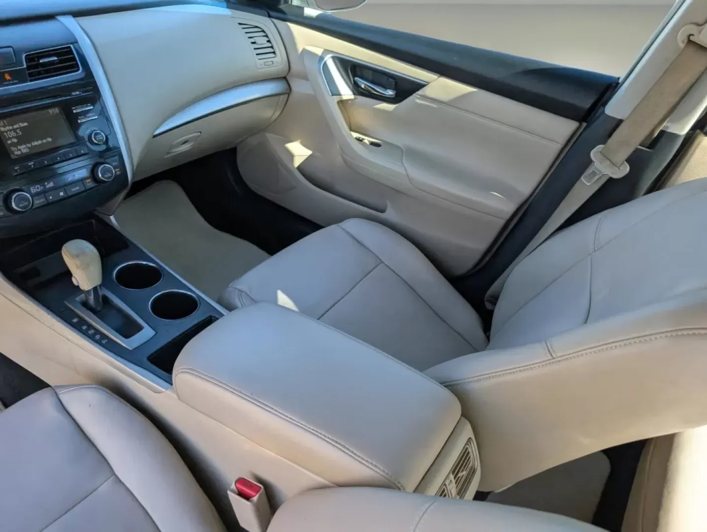 2015 /Beige Nissan Altima 2.5 SV (1N4AL3AP5FC) with an Other engine, located at 521 Old Farm Lane Rd, Prattville, AL, 36066, (334) 325-1505, 32.482460, -86.416367 - **Drive Your Future with the 2015 Nissan Altima Perfect for Your Lifestyle!**<br /> <br /> Are you in search of a reliable sedan that complements your lifestyle, whether it's daily commuting, family road trips, or simply navigating the urban landscape of Phenix City? Look no further! Gils Auto in P - Photo#15