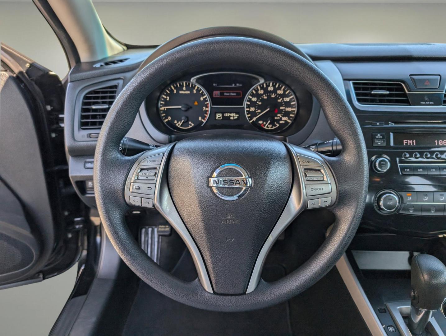 2015 /Charcoal Nissan Altima 2.5 S (1N4AL3AP3FN) with an Regular Unleaded I-4 2.5 L/152 engine, 1-Speed CVT w/OD transmission, located at 1430 Gateway Drive, Opelika, AL, 36801, (334) 239-0944, 32.637871, -85.409790 - 2015 Nissan Altima 2.5 S - Photo#15