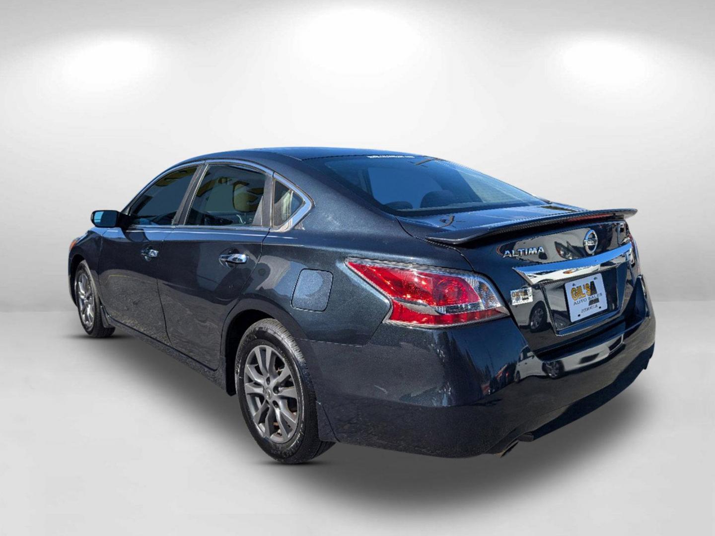 2015 /Charcoal Nissan Altima 2.5 S (1N4AL3AP8FC) with an Regular Unleaded I-4 2.5 L/152 engine, 1-Speed CVT w/OD transmission, located at 3959 U.S. 80 W, Phenix City, AL, 36870, (334) 297-4885, 32.469296, -85.135185 - 2015 Nissan Altima 2.5 S - Photo#6