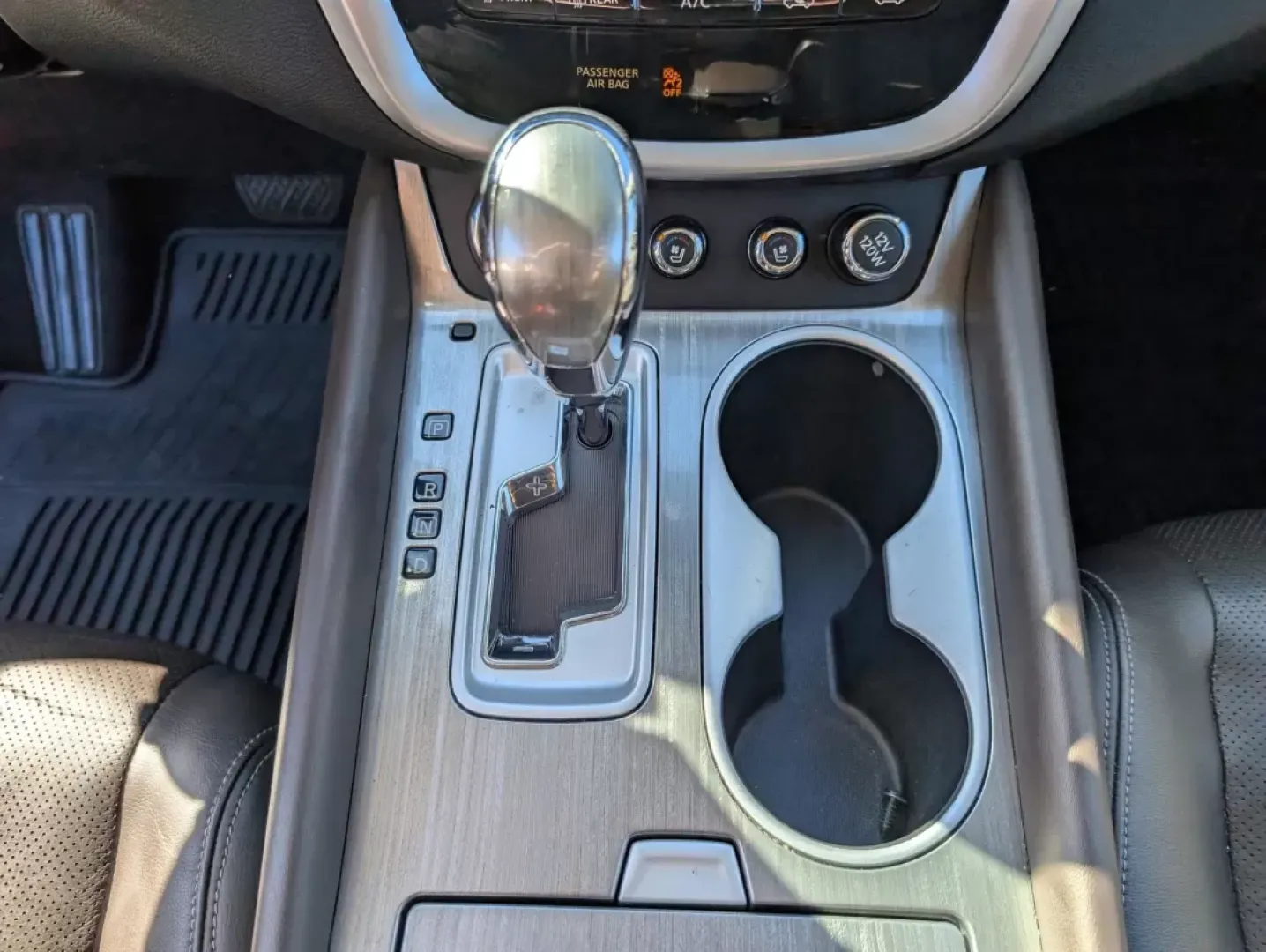 2015 /Brown Nissan Murano Platinum (5N1AZ2MG5FN) with an Other engine, located at 3959 U.S. 80 W, Phenix City, AL, 36870, (334) 297-4885, 32.469296, -85.135185 - Experience the perfect blend of style, comfort, and advanced technology with the stunning 2015 Nissan Murano Platinum, now available at Gils Auto in Phenix City, AL. Whether you're commuting during the week or embarking on weekend getaways with family and friends, this SUV is designed for those who - Photo#13