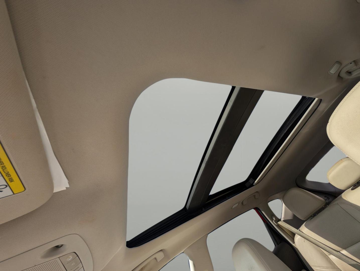 2015 /Beige Nissan Murano SL (5N1AZ2MG7FN) with an Regular Unleaded V-6 3.5 L/213 engine, 1-Speed CVT w/OD transmission, located at 3959 U.S. 80 W, Phenix City, AL, 36870, (334) 297-4885, 32.469296, -85.135185 - 2015 Nissan Murano SL - Photo#16