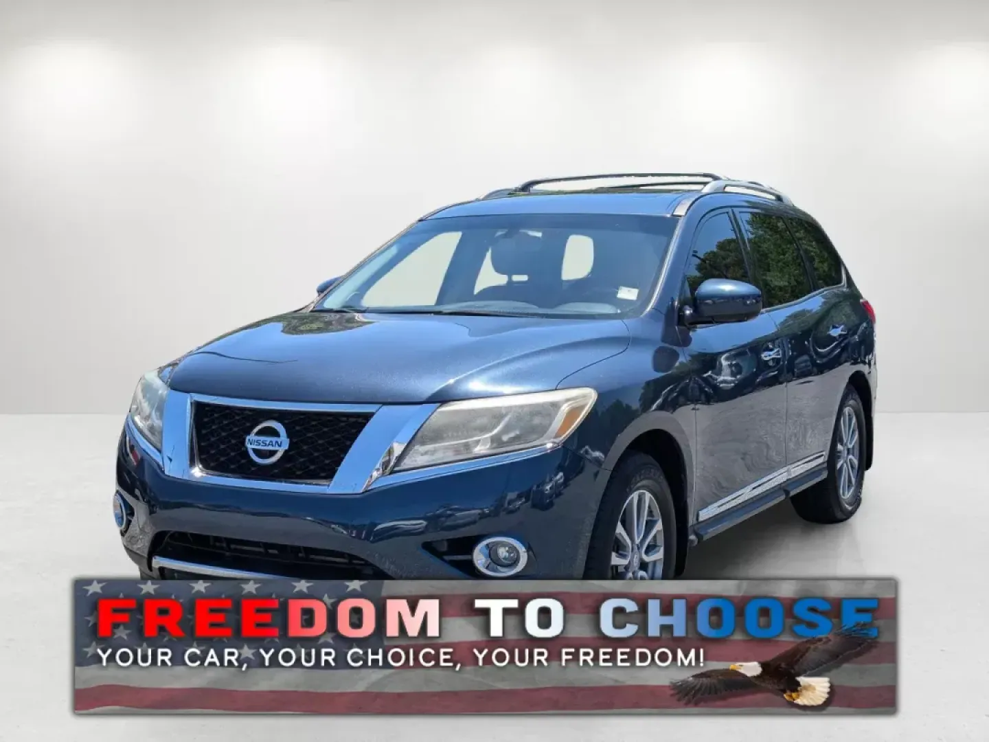 2015 /Charcoal Nissan Pathfinder SL (5N1AR2MM3FC) with an Regular Unleaded V-6 3.5 L/213 engine, 1-Speed CVT w/OD transmission, located at 5115 14th Ave., Columbus, GA, 31904, (706) 323-0345, 32.511494, -84.971046 - **Discover Your Next Adventure with the 2015 Nissan Pathfinder SL at Gils Auto - Columbus!**<br /> <br /> Are you ready for weekend getaways or daily commutes that blend comfort, style, and capability? The 2015 Nissan Pathfinder SL is the perfect SUV for families, adventurers, and anyone looking for - Photo#0