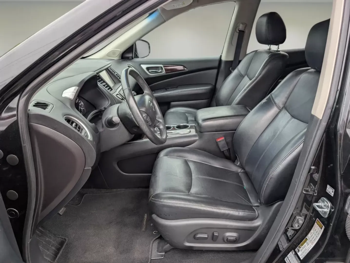 2015 /Charcoal Nissan Pathfinder SL (5N1AR2MN6FC) with an Other engine, located at 3959 U.S. 80 W, Phenix City, AL, 36870, (334) 297-4885, 32.469296, -85.135185 - Discover the perfect blend of luxury and utility with this 2015 Nissan Pathfinder SL, designed for families and adventurers alike! Whether you're navigating busy streets for your daily commute or embarking on unforgettable road trips, this versatile SUV is ready to elevate your lifestyle. With its s - Photo#9