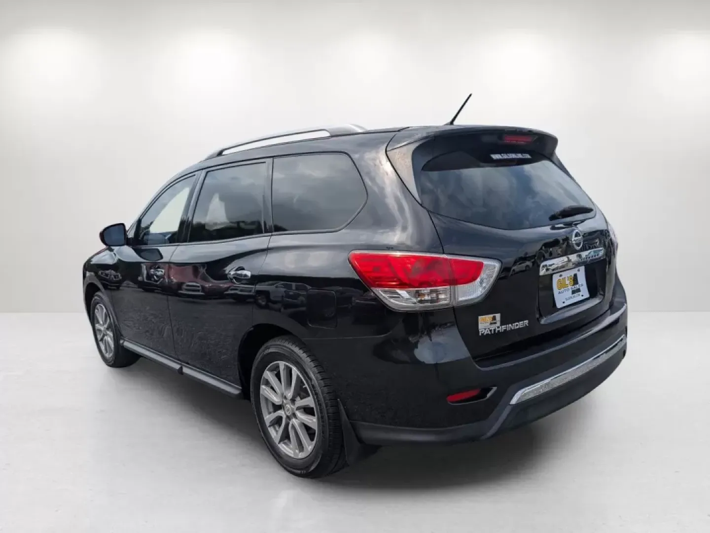 2015 /Charcoal Nissan Pathfinder S (5N1AR2MN4FC) with an Other engine, located at 521 Old Farm Lane Rd, Prattville, AL, 36066, (334) 325-1505, 32.482460, -86.416367 - **Discover Your Next Adventure with the 2015 Nissan Pathfinder at Gils Auto Phenix City** <br /> If you're searching for a reliable SUV that can comfortably accommodate the entire family while also being perfect for weekend getaways, look no further than the 2015 Nissan Pathfinder! This versatile - Photo#6