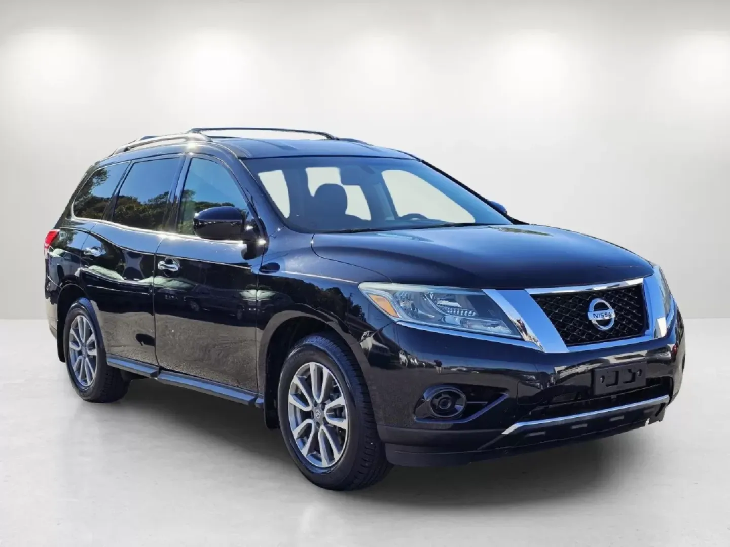 2015 /Charcoal Nissan Pathfinder S (5N1AR2MM6FC) with an Other engine, located at 804 22nd Ave, Phenix City, AL, 36870, (334) 297-1860, 32.484749, -85.024475 - **Explore the Great Outdoors with the 2015 Nissan Pathfinder S! Perfect for Weekend Adventures and Growing Families!**<br /> <br /> Are you ready to elevate your family outings and weekend getaways? Introducing the 2015 Nissan Pathfinder S, a versatile and spacious SUV designed for both adventure an - Photo#2