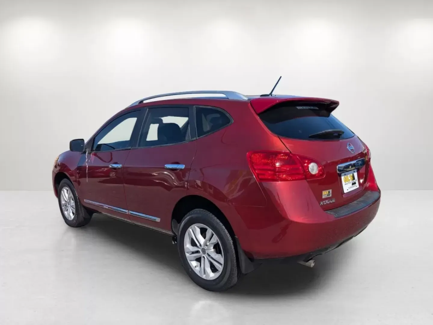 2015 /Gray Nissan Rogue S (JN8AS5MT4FW) with an Other engine, located at 1430 Gateway Drive, Opelika, AL, 36801, (334) 239-0944, 32.637871, -85.409790 - **Embrace Adventure with the 2015 Nissan Rogue Select Perfect for Your Next Family Getaway!**<br /> <br /> If you're seeking a vehicle that effortlessly blends comfort, style, and functionality, look no further than this 2015 Nissan Rogue Select S. This SUV is tailored for growing families, making - Photo#2