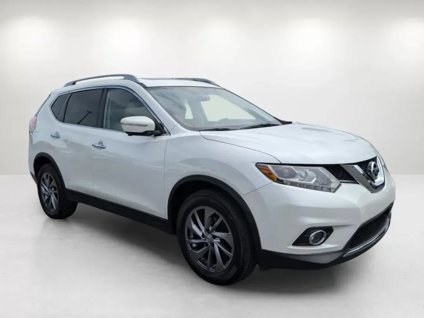 2015 /Almond Nissan Rogue SL (5N1AT2MV2FC) with an Other engine, located at 1430 Gateway Drive, Opelika, AL, 36801, (334) 239-0944, 32.637871, -85.409790 - Looking for a versatile vehicle that can seamlessly transition from daily commutes to weekend adventures? Look no further than this stunning 2015 Nissan Rogue SL, now available at Gils Auto in Opelika, AL! This SUV is perfect for growing families, budget-conscious buyers, or anyone who craves a reli - Photo#2
