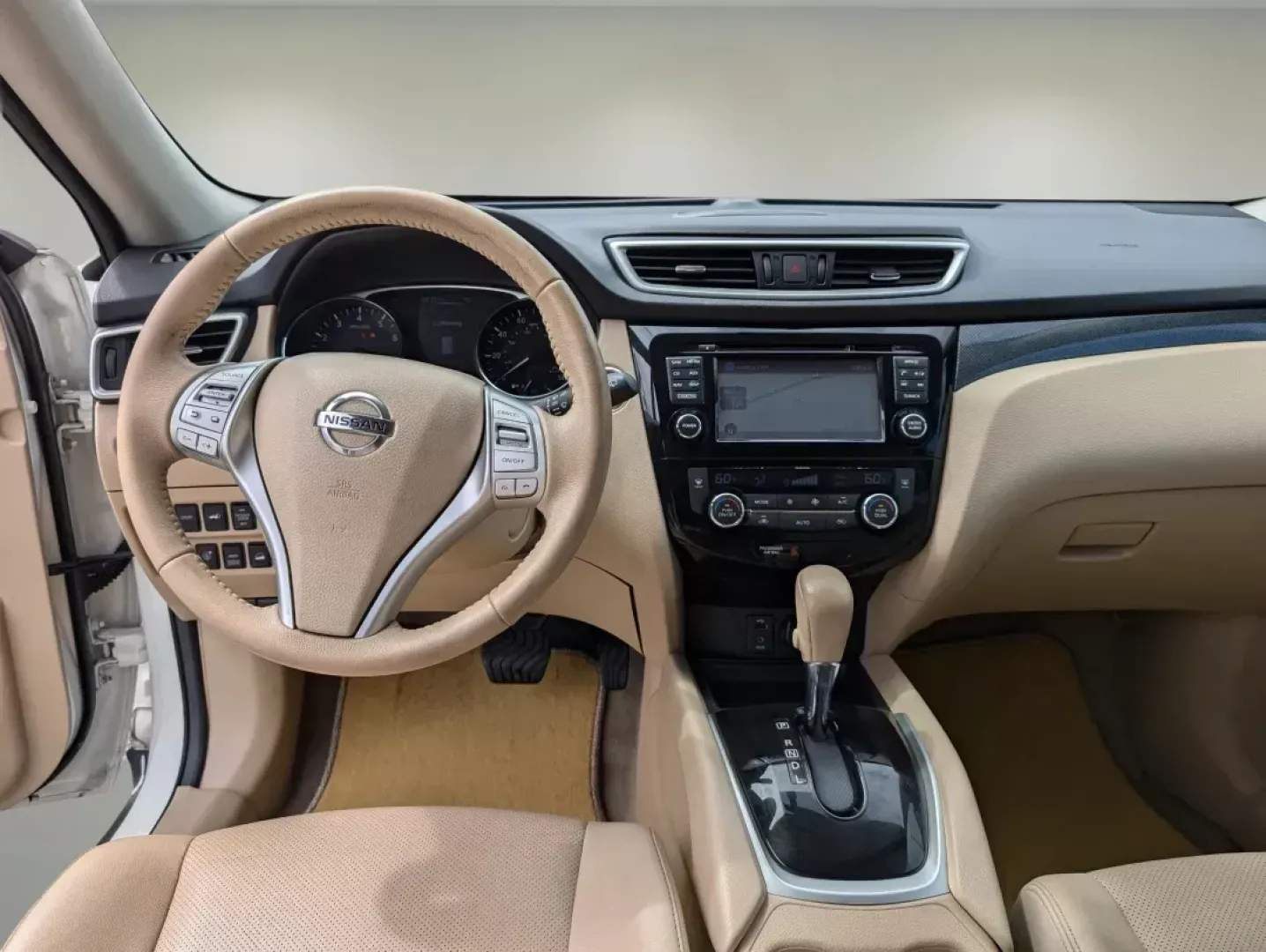 2015 /Almond Nissan Rogue SL (5N1AT2MV2FC) with an Other engine, located at 1430 Gateway Drive, Opelika, AL, 36801, (334) 239-0944, 32.637871, -85.409790 - Looking for a versatile vehicle that can seamlessly transition from daily commutes to weekend adventures? Look no further than this stunning 2015 Nissan Rogue SL, now available at Gils Auto in Opelika, AL! This SUV is perfect for growing families, budget-conscious buyers, or anyone who craves a reli - Photo#11