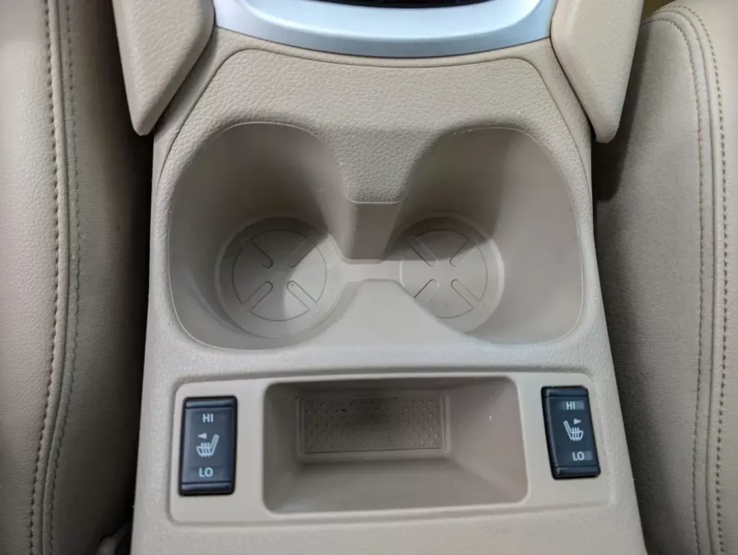 2015 /Almond Nissan Rogue SL (5N1AT2MV2FC) with an Other engine, located at 1430 Gateway Drive, Opelika, AL, 36801, (334) 239-0944, 32.637871, -85.409790 - Looking for a versatile vehicle that can seamlessly transition from daily commutes to weekend adventures? Look no further than this stunning 2015 Nissan Rogue SL, now available at Gils Auto in Opelika, AL! This SUV is perfect for growing families, budget-conscious buyers, or anyone who craves a reli - Photo#12