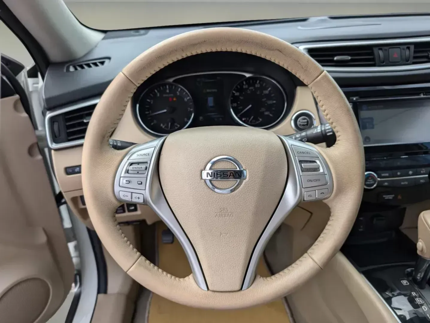2015 /Almond Nissan Rogue SL (5N1AT2MV2FC) with an Other engine, located at 1430 Gateway Drive, Opelika, AL, 36801, (334) 239-0944, 32.637871, -85.409790 - Looking for a versatile vehicle that can seamlessly transition from daily commutes to weekend adventures? Look no further than this stunning 2015 Nissan Rogue SL, now available at Gils Auto in Opelika, AL! This SUV is perfect for growing families, budget-conscious buyers, or anyone who craves a reli - Photo#15