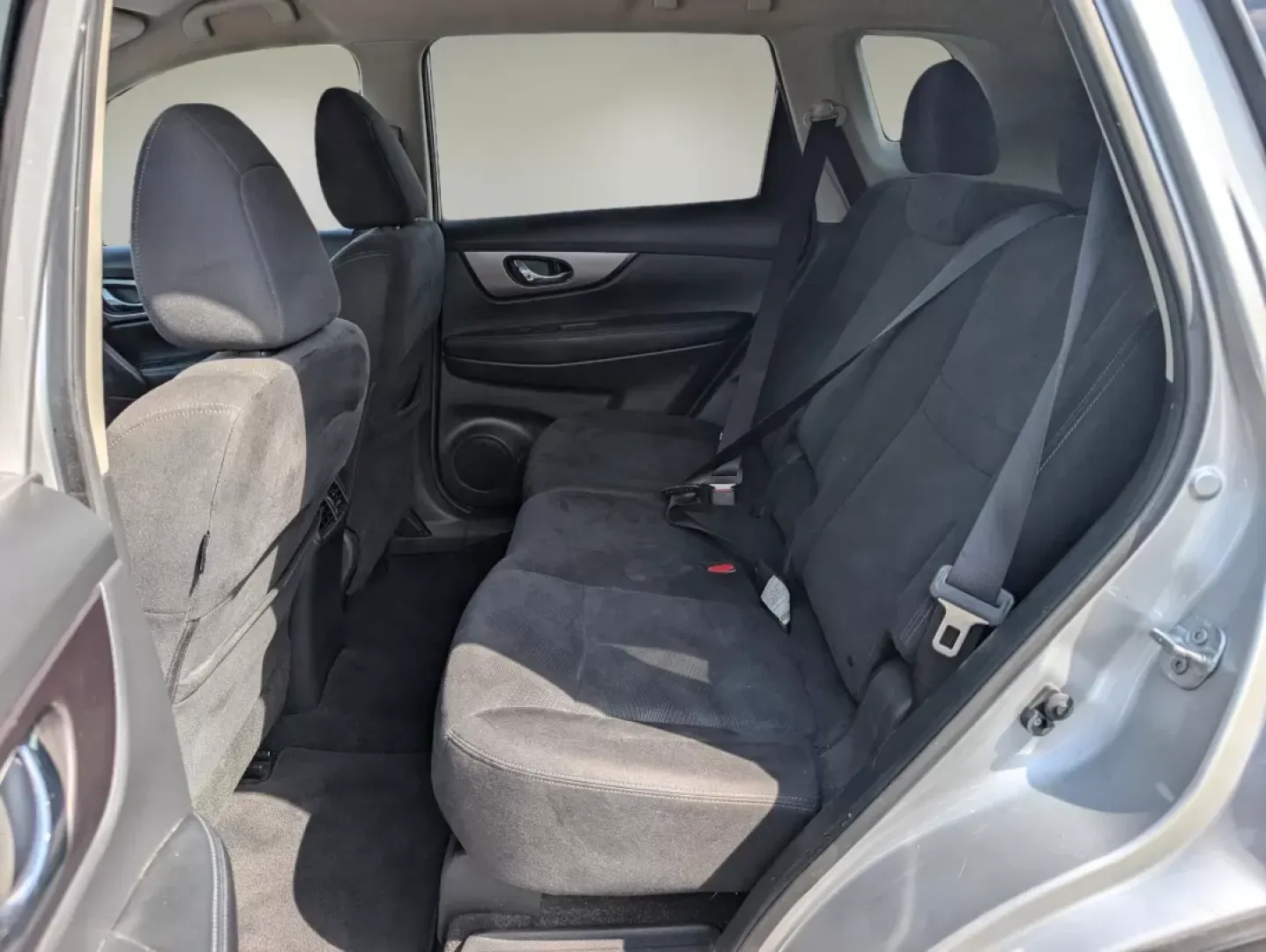 2015 /Charcoal Nissan Rogue SV (KNMAT2MV9FP) with an Other engine, located at 7000 Northlake Connector, Columbus, GA, 31904, (706) 987-8085, 32.524975, -84.978134 - ### Experience Adventure in Comfort: 2015 Nissan Rogue SV AWD at Gils Auto in Phenix City, AL<br /> <br /> Are you on the hunt for a versatile and reliable SUV that fits seamlessly into your lifestyle? Look no further than this stunning 2015 Nissan Rogue SV AWD, available now at Gils Auto in Phenix - Photo#10